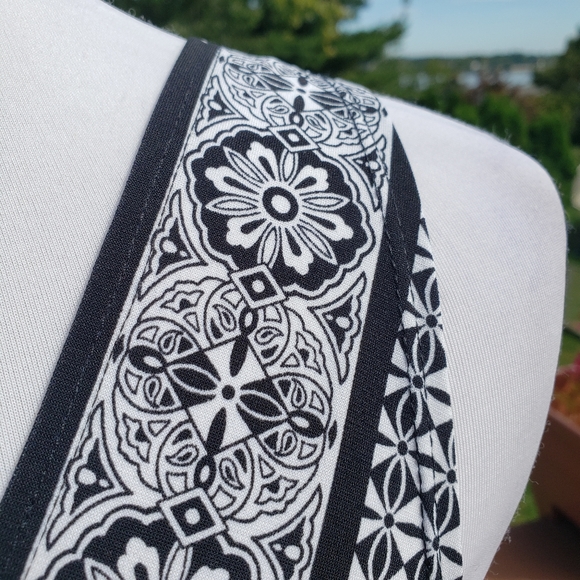 Dress Wrap Tie Back Black White Print Sz 6 - Picture 5 of 7